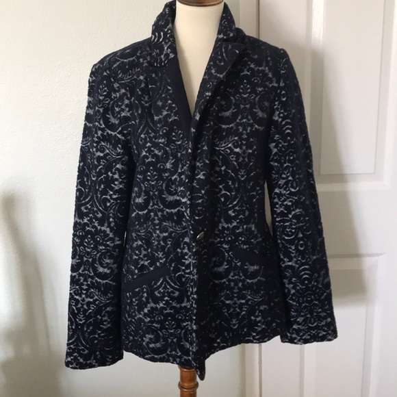 Cabi - Picture 1 of 4